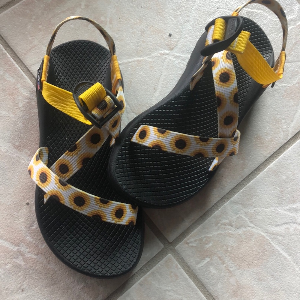 Never Worn Women’s Chacos Size 5